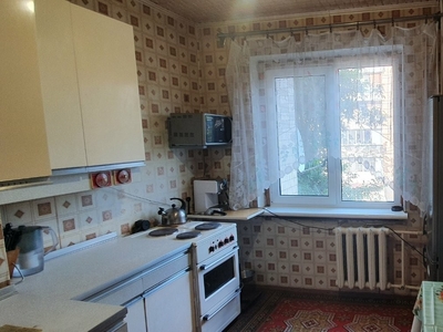 Продажа 3-комнатной квартиры 72 м², Бочарова ул., 32