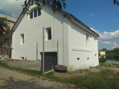 Продаж будинку в Лезнево, з чорновими роботами, 6 соток землі