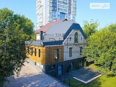 Довгострокова оренда будинку від посередника з балконом на вул. Петропавлівська