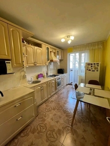 Продажа 3-комнатной квартиры 65 м², Семена Палия ул., 125