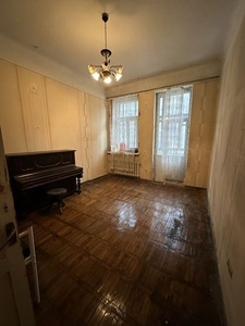 Продам 3 комнатную квартуру в центре ул. Мироносицкая, м. Университет