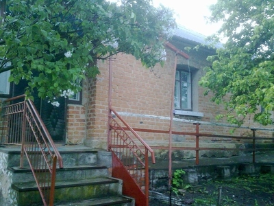 Будинок в центрі смт. Брацлав, Немирівський р-н., Вінницька обл.
