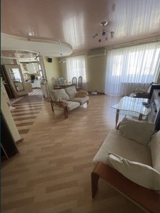 Квартира студия на Бородинском ( 68 квадратов с ремонтом и мебелью )