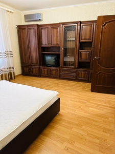 Аренда 1-комнатной квартиры 58 м², Днепровская наб., 19А