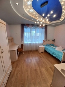 Продам 3-кімнатну квартиру в районі ринку Хмільники