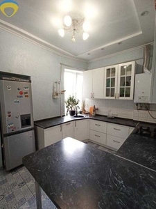 Продам 4 комнатную квартиру в центре Одессы