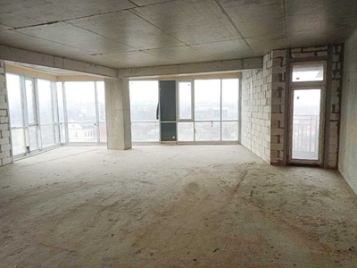 Продам просторную 3-к квартиру с отличным панорамным видом в ЖК Баку