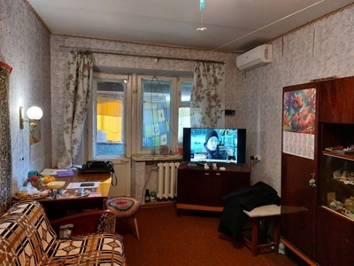 3 комнатная в центре Дружбы, улица Магистральная, напротив Варуса