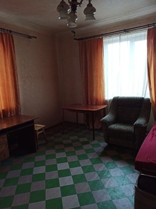 Продам трёхкомнатную квартиру по проспекту Конституции ( Соцгород)