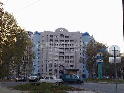 Трехкомнатная квартира долгосрочно ул. Белгородская 51 в Боярке R-60777
