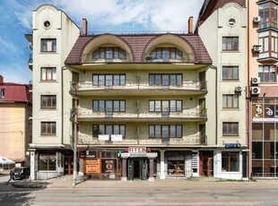 Продаж 3-х кімнатної 134 м2 квартири в коломиї