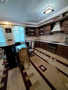 Продажа будинку 125,1 м2 з гаражем в центрі міста Кропивницького.