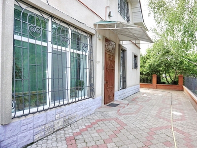 Продаю дом с центре на Севастопольской!