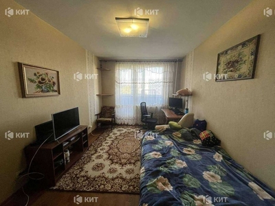 Продам свою однокомнатную квартиру возле метро на Алексеевке