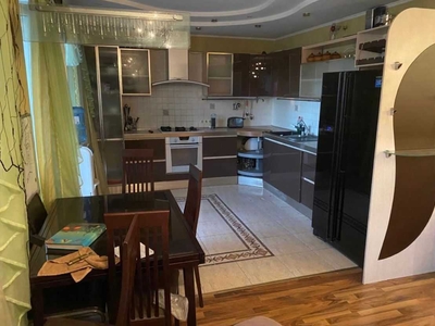 Продажа 5-комнатной квартиры 210.2 м², Левитана ул., 79