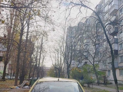 Продажа квартиры ул. Зодчих 30 в Киеве