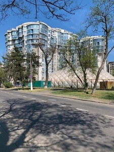 Продам квартиру 3 ком. квартира 156 кв.м, Одесса, Приморский р-н, Лидерсовский бульвар, 5