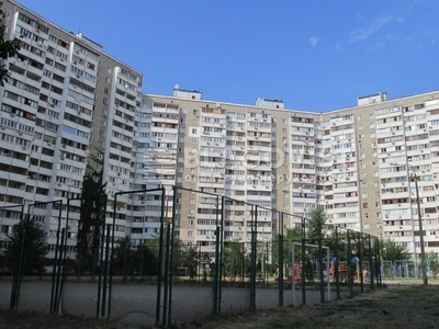 Трехкомнатная квартира ул. Ахматовой 19 в Киеве R-54183 | Благовест