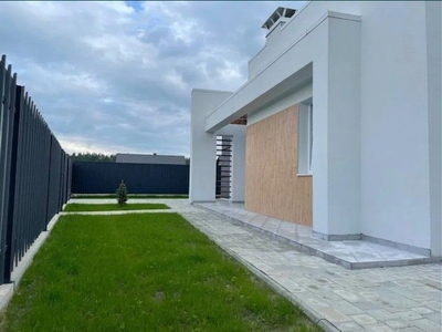 Продается дом с участком 12 км от Киева