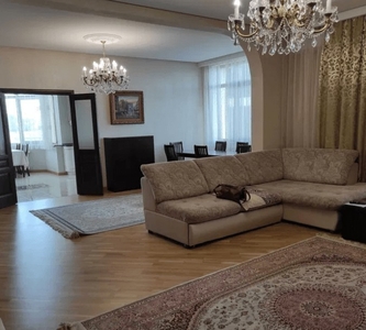 Аренда 3-комнатной квартиры 154 м², Богдана Хмельницкого ул., 58А
