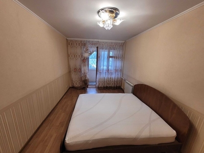 Аренда 3-х комнатной квартиры рядом с м. Минская (ул. Тимошенко 1-Г)