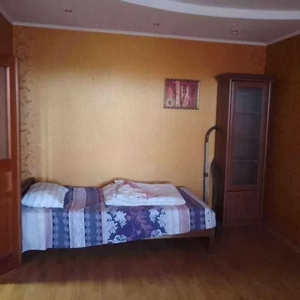 Сдам хорошую уютную 3 комнатную квартиру на Матюшенко М. Киевская