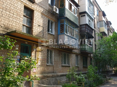 Трехкомнатная квартира долгосрочно ул. Телиги Елены 7а в Киеве R-55526 | Благовест