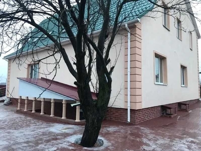 Коттедж на два входа 340 м. кв. Новые Петровцы