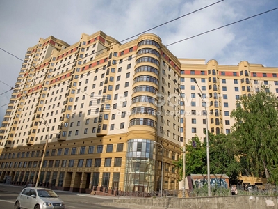 Трехкомнатная квартира долгосрочно ул. Полтавская 10 в Киеве G-1489468