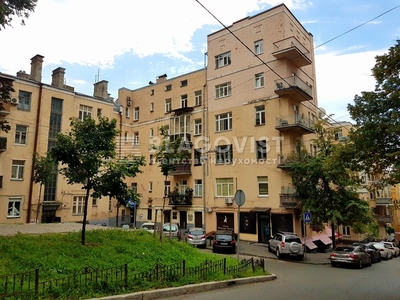 Трехкомнатная квартира долгосрочно ул. Костельная 6 в Киеве C-86739 | Благовест
