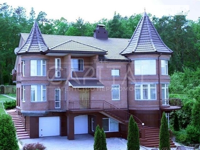 Продажа 3 этажного дома с балконом и участком на 12 соток, 480 кв. м, 6 комнат