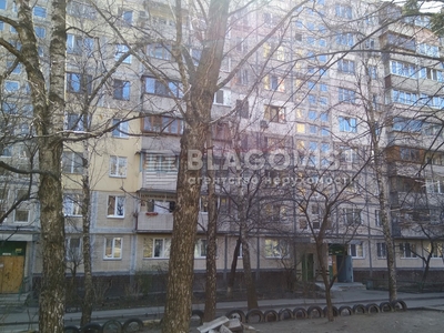 Трехкомнатная квартира долгосрочно ул. Голосеевская 16 в Киеве G-661587 | Благовест