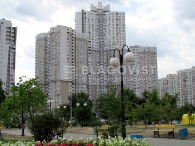 Двухкомнатная квартира долгосрочно ул. Срибнокильская 1 в Киеве R-59241