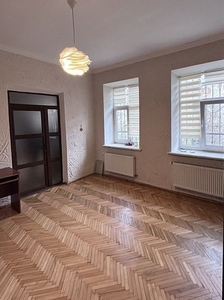 Продаж 1-кімнатна квартира в центрі Львова, проспект Шевченка
