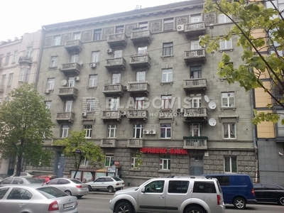 Трехкомнатная квартира ул. Саксаганского 70б в Киеве G-828371