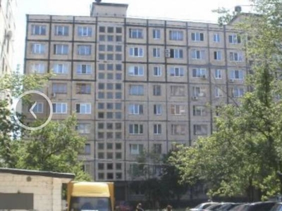 Продам 3-х кімнатну квартиру Романа Шухевича 24В