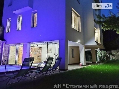 Продаж 3 поверхового будинку з ділянкою на 10 соток, 630 кв. м, 6 кімнат, на вул. Яр Кучмин 35