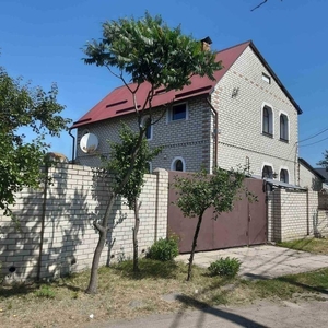 Продам капитальный и уютный дом в Киевском районе