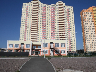 Трехкомнатная квартира долгосрочно ул. Семьи Кульженко (Дегтяренко Петра) 33 в Киеве G-673183