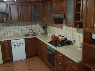Продам 3-х комнатную квартиру на улице Сахарова. Квартира с ремонтом.