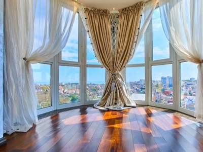 Продам квартиру 4-5 ком. квартира 250 кв.м, Одесса, Приморский р-н, Авдеева-Черноморского