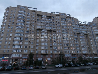 Трехкомнатная квартира долгосрочно ул. Никольско-Слободская 2в в Киеве R-54306