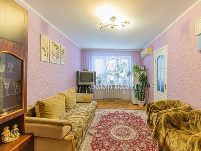 Продажа 3-комнатной квартиры 55 м², Ушинского ул., 1