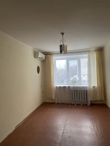 Продам 4 кімнатну квартиру по вул Ахтирський