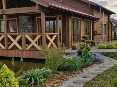 Продається дерев'яний будинок - гараж, навіс, озеро - Хриплин