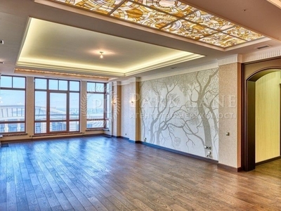 Продам видову квартиру (335м2)з новим ремонтом на Грушевского 9а