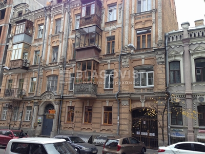 Трехкомнатная квартира долгосрочно ул. Гончара Олеся 25 в Киеве R-46655 | Благовест