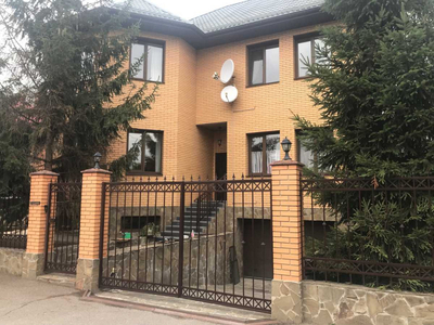долгосрочная аренда 6-к коттедж Киев, Оболонский, 2500 $/мес.