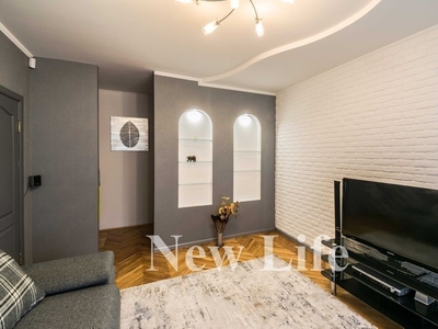Продажа 1-комнатной квартиры 40 м², Огарева пер.