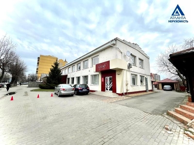 Оренда фасадного торгового приміщення в районі вул Ковельська